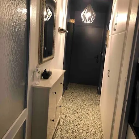 Vue Au Lavandou アパート