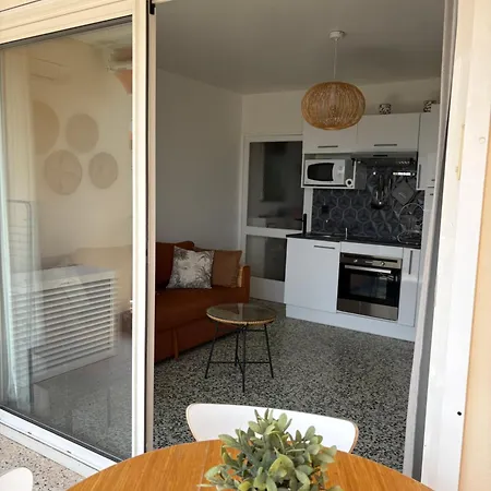 Vue Au Lavandou * ル・ラヴァンドゥー